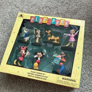 Play in the park deluxe figurine set NWT